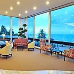 Pestana Madeira Club Hotel apartamentowy 5*