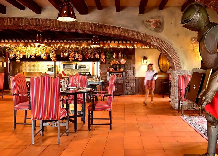 Pestana Madeira Club מלון דירות פונשל